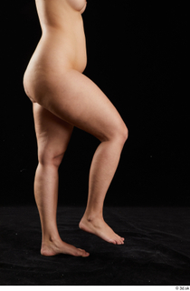 Leticia 1 flexing leg nude side view 0003.jpg